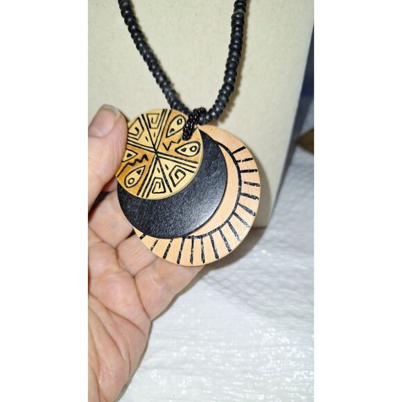 African Motif Wooden Beaded Women's Necklace Tribal Layered Pendant Exotic - Picture 4 of 10